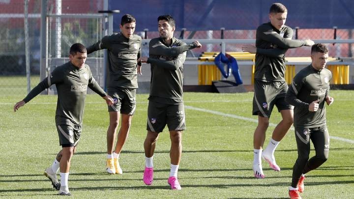Problemas para Simeone: sin Saúl, Giménez ni los canteranos - Bóng Đá