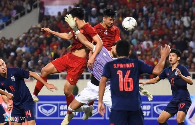 Thủ môn Thái Lan đưa bằng chứng, tố Văn Hậu phạm lỗi trước khi Tiến Dũng ghi bàn - Bóng Đá