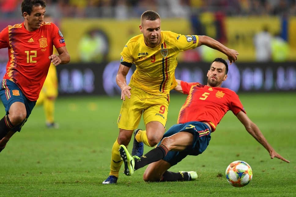 Barcelona fans are showering Sergio Busquets with praise - Bóng Đá