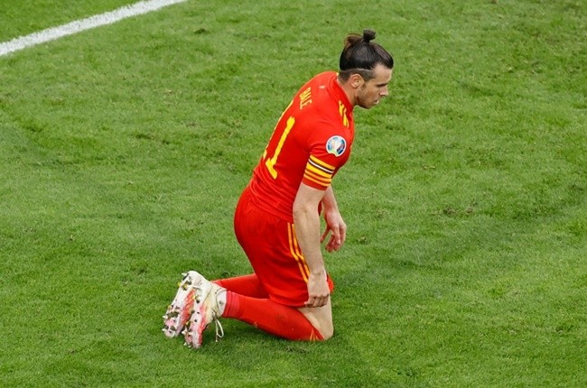 Bale bất lực, CĐV Wales khóc cạn nước mắt trong ngày chia tay EURO - Bóng Đá