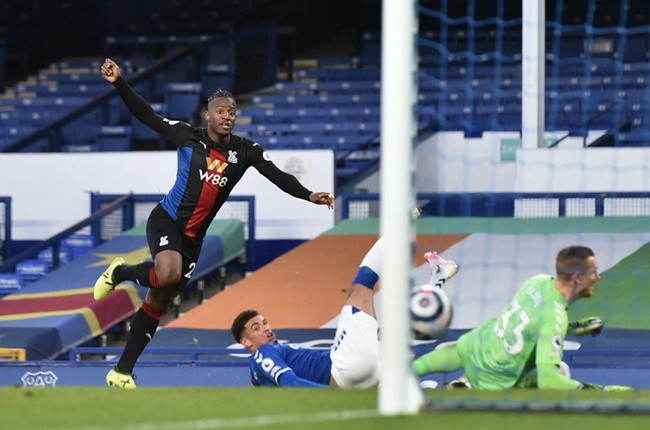 Chelsea want £10m for striker with 'one top-half Premier League club interested' (Batshuayi) - Bóng Đá