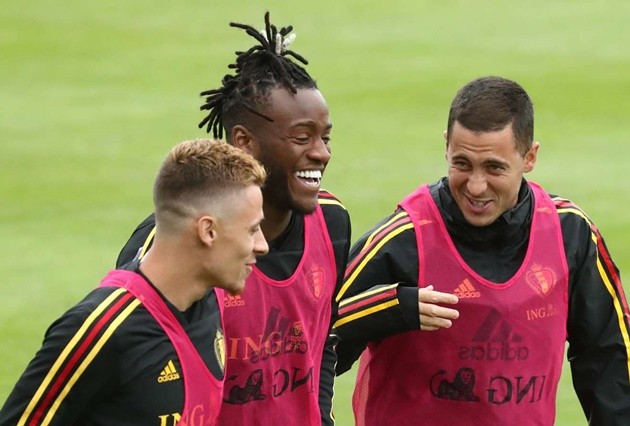 Boyata baffles Belgium fans as he accidentally wears Batshuayi’s shirt in first half vs Russia - Bóng Đá