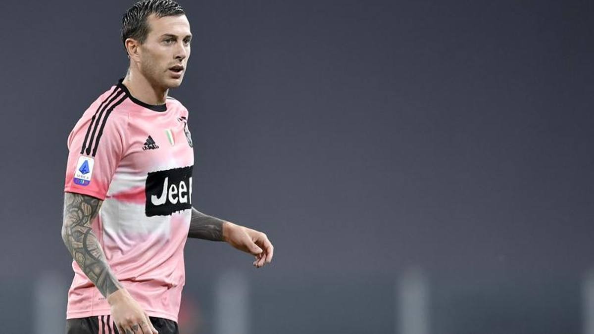 Bernardeschi flop in Juventus-Verona: errori gravi, nuova occasione sprecata - Bóng Đá