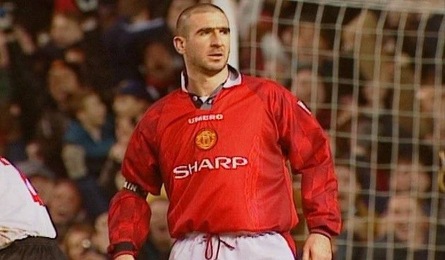 10 hình ảnh mang tính biểu tượng của Eric Cantona với Man Utd - Bóng Đá