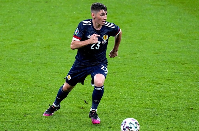 Van Aanholt: Fair play Scotland, them tribal games hit different. Billy Gilmour was basically Ngolo Kante - Bóng Đá