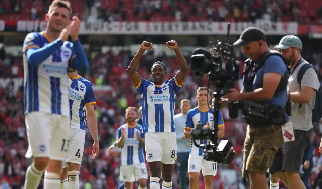 Enock Mwepu giải nghệ - Bóng Đá