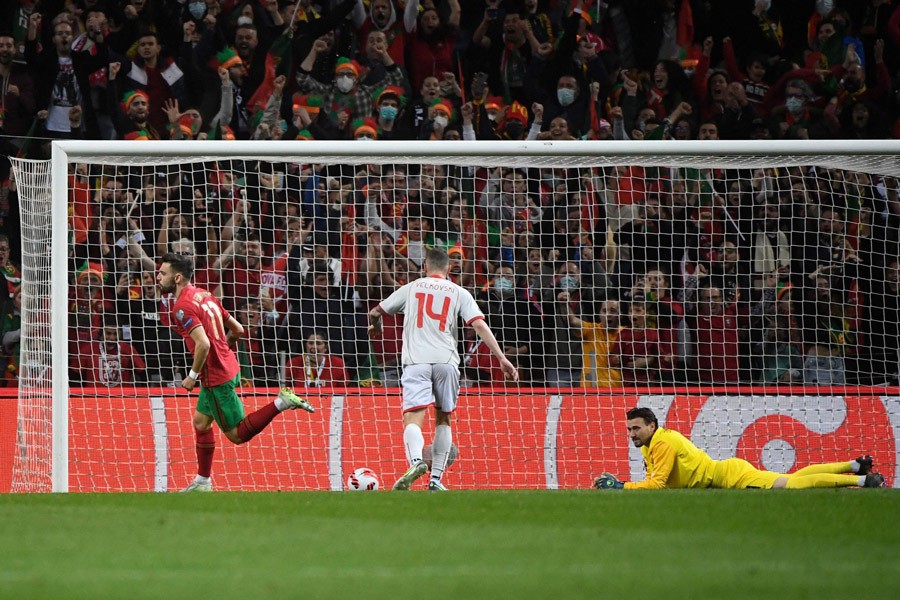 Bồ Đào Nha lấy vé World Cup: Người hùng Bruno Fernandes - Bóng Đá