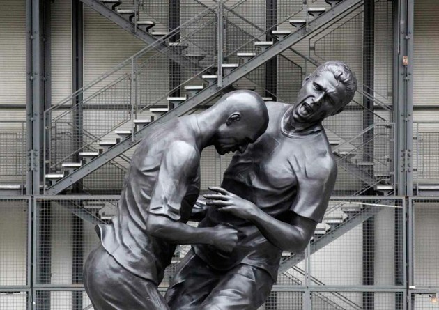 Top 5 headbutts that shocked the world - Bóng Đá