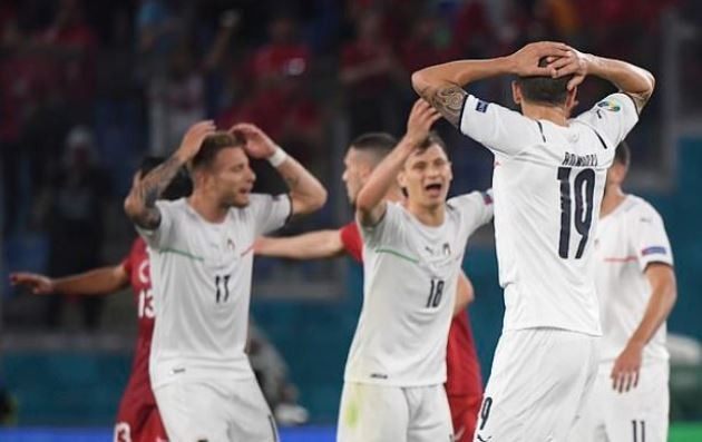 TRỰC TIẾP Thổ Nhĩ Kỳ 0-0 Ý (H2): Tử thủ - Bóng Đá