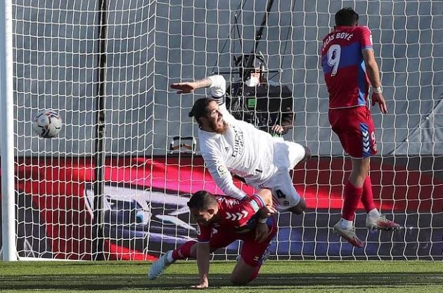 Real Madrid react to 21st consecutive match without a penalty: It's striking - Bóng Đá