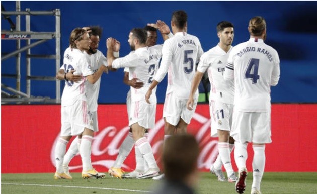 Hazard thẫn thờ trên khán đài, Real thắng nhọc đội bét bảng - Bóng Đá