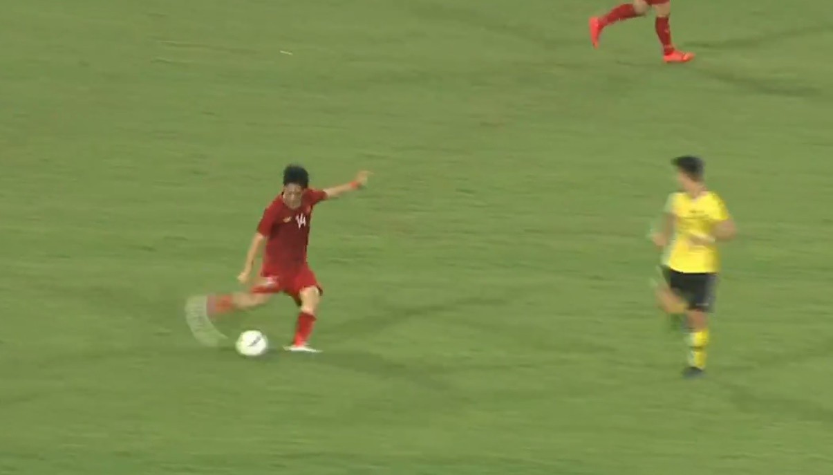 'Liệu anh ấy có phải là Andrea Pirlo của Việt Nam hay không?' - Bóng Đá