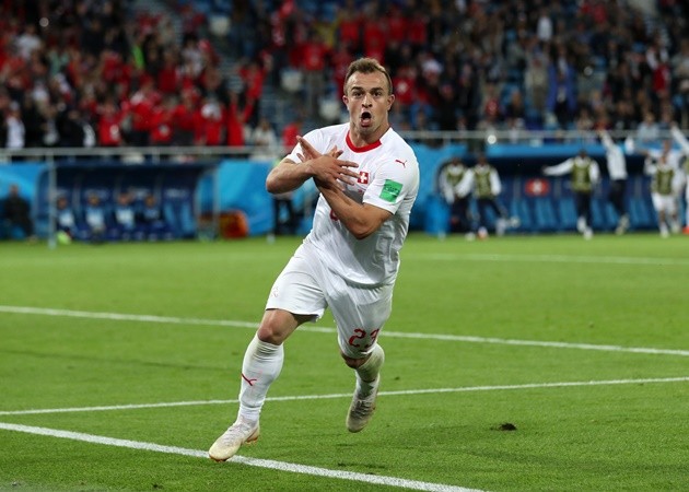 10 pha ăn mừng gây tranh cãi nhất thế giới: Suarez có mặt; Chính trị can thiệp - Bóng Đá