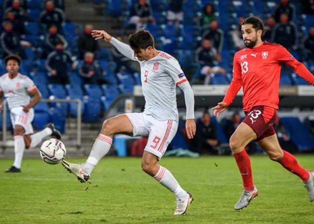 'Hoa nở muộn' La Liga vụt sáng, Tây Ban Nha thoát thua phút cuối - Bóng Đá