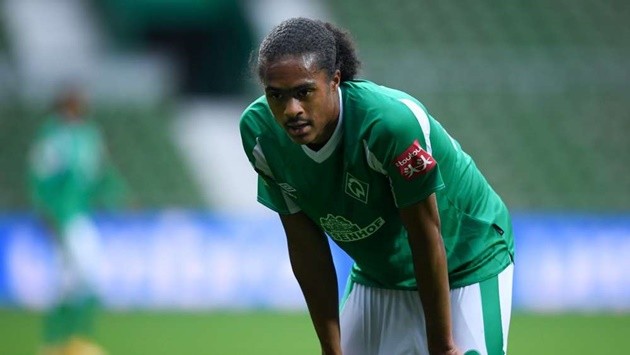 On-loan Man Utd starlet Chong improvement identified by Werder Bremen chief - Bóng Đá