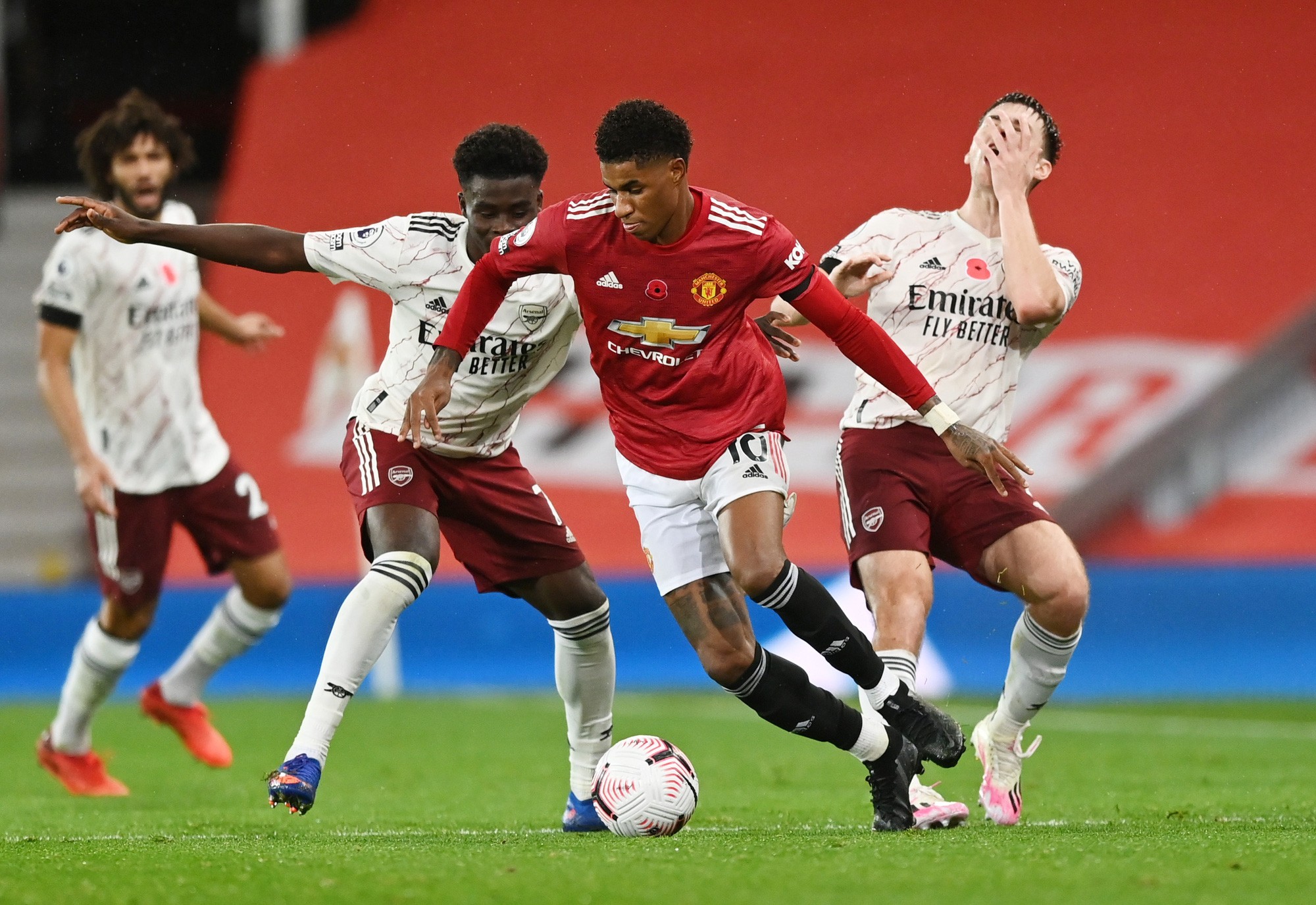 Peter Schmeichel thinks only Arsenal are capable of rivalling Man Utd for fourth place  - Bóng Đá