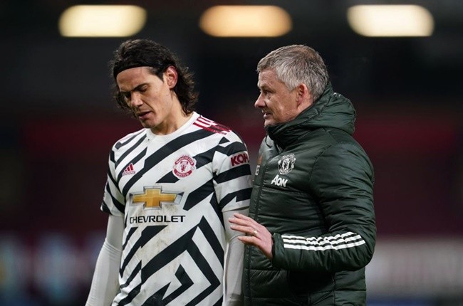 Sources say #mufc are expected to go 'all out' for a new centre-back following Edinson Cavani’s contract renewal. [men] - Bóng Đá