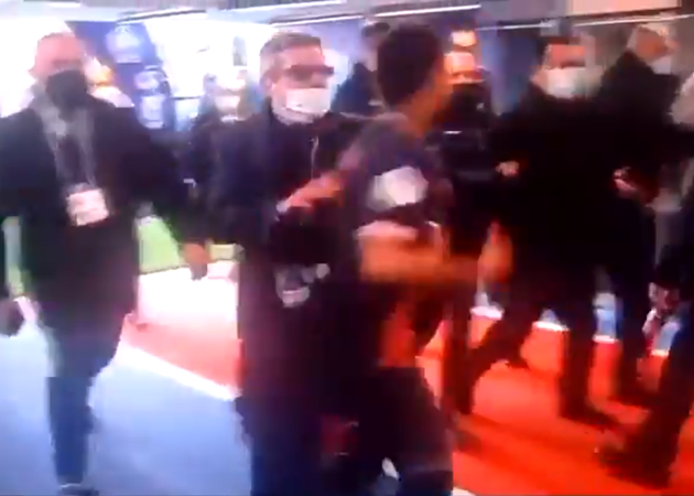 CHOÁNG! Neymar nổi máu 'côn đồ', gây hấn xong đòi đánh đối phương - Bóng Đá