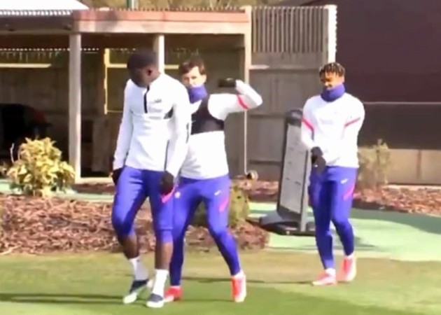  Tuchel says Kepa and Rudiger’s Chelsea bust-up was ‘serious’… but Chilwell and Zouma still make light of it at Cobham - Bóng Đá