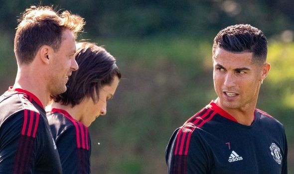 Solskjaer và BLĐ M.U bất ngờ có cuộc họp với Sir Alex và cựu CEO - Bóng Đá