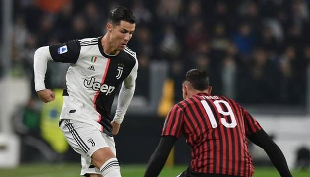 Được Sarri bảo vệ, Ronaldo vẫn bị Juventus xử kín - Bóng Đá