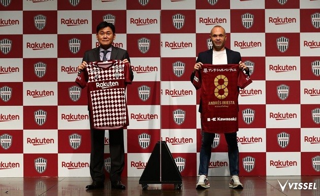 Ex-Barcelona star Iniesta signs two-year contract extension at Vissel Kobe - Bóng Đá