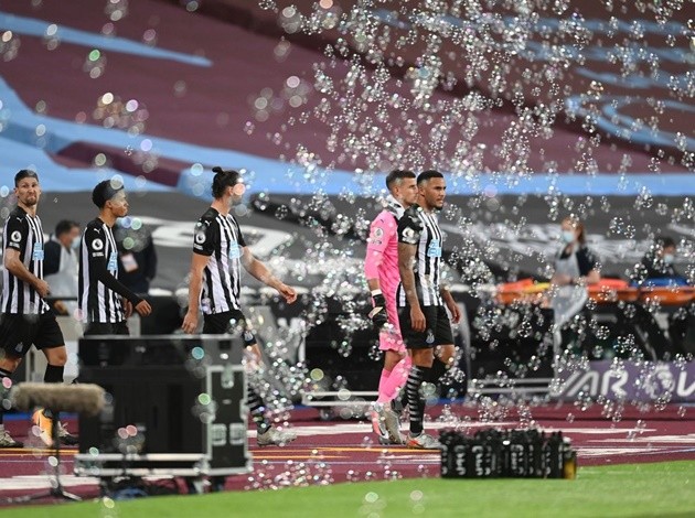 10 khoảnh khắc ấn tượng nhất vòng 1 EPL: Richarlison 'cosplay' Torres - Bóng Đá