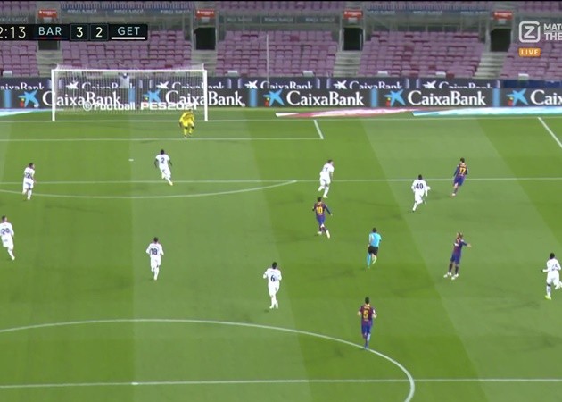 Ronald Koeman Completely Blanked Barcelona Defender Oscar Mingueza After Angrily Hooking Him - Bóng Đá