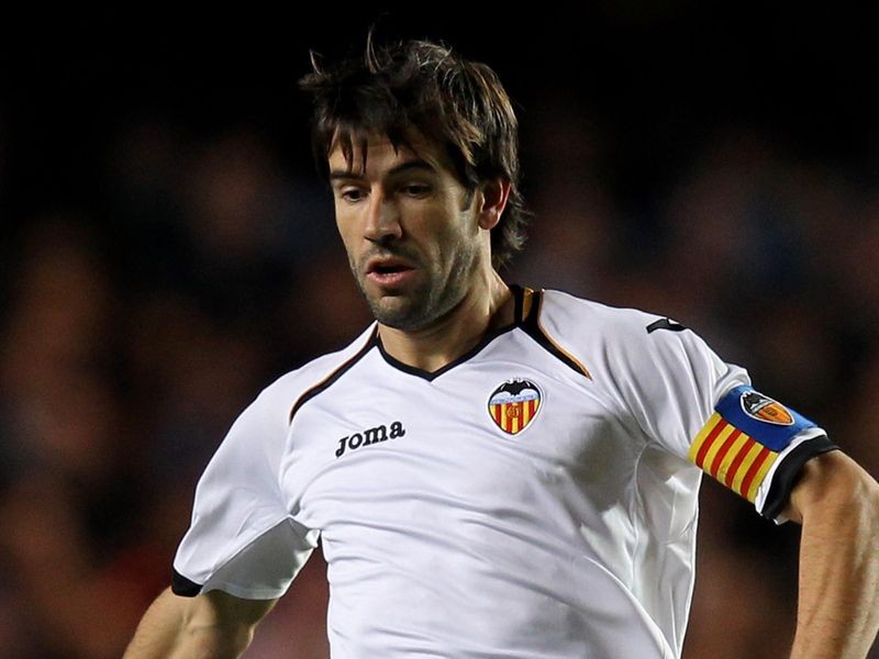 Top 10 cầu thủ ăn thẻ vàng nhiều nhất TK XXI: Ai địch lại 