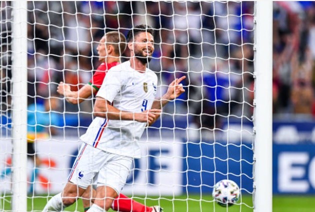 Phản ứng của Mbappe sau khi Giroud khi bàn - Bóng Đá