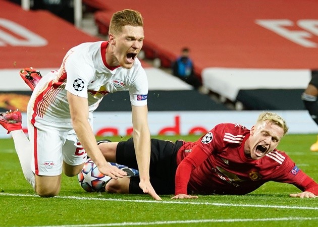 Dự bị ở Man Utd, Van de Beek bị đồng nghiệp nữ 'troll' cực gắt - Bóng Đá
