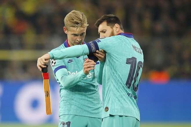 Frenkie de Jong: Leo Messi is still in the team chat - Bóng Đá