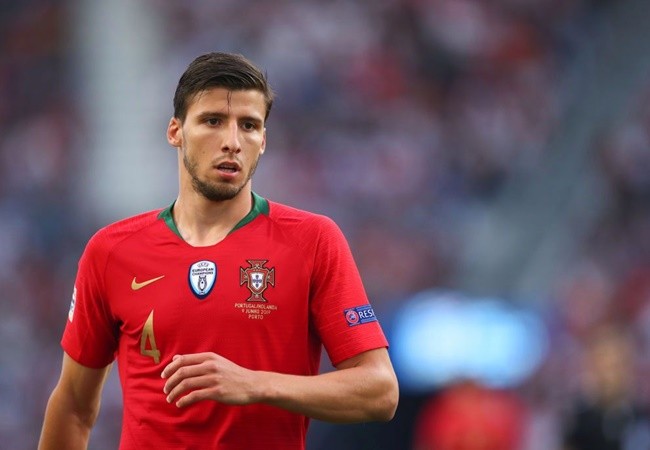 The nine defenders Manchester United did not sign under Jose Mourinho - Bóng Đá