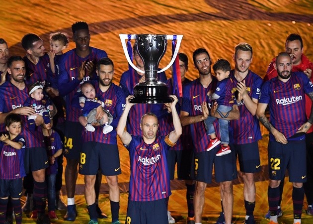 10 CLB hay nhất thập kỷ qua: Thảm hại Man Utd; Cú sốc với Barca - Bóng Đá