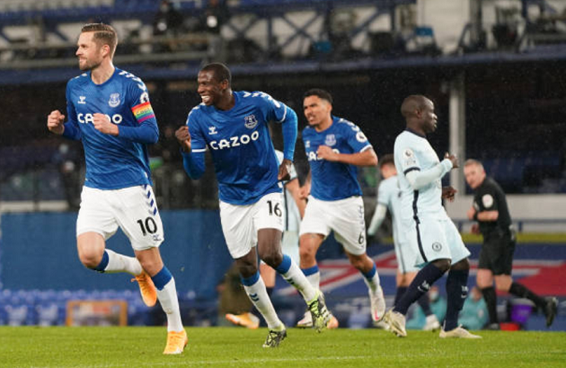 'Con quái vật' quật ngã binh đoàn Chelsea bất bại 17 trận là ai? - Bóng Đá