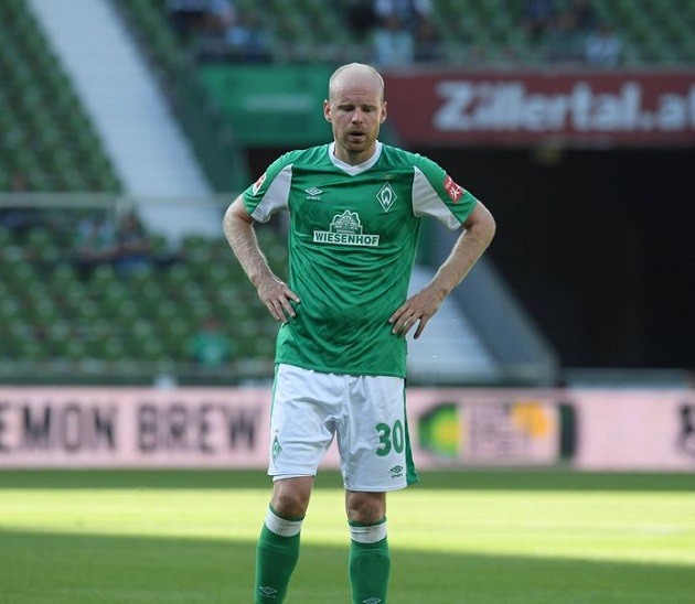 Ajax place €12 million bid for Klaassen - Bóng Đá