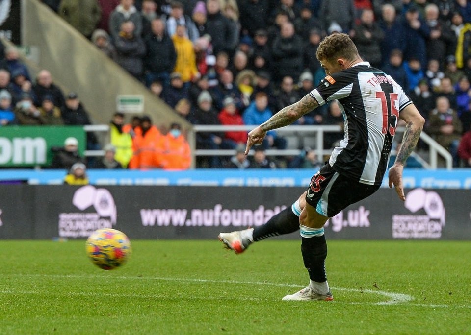 Trippier lại đá phạt thành bàn hạ Aston Villa của Gerrard, Man Utd có tiếc? - Bóng Đá