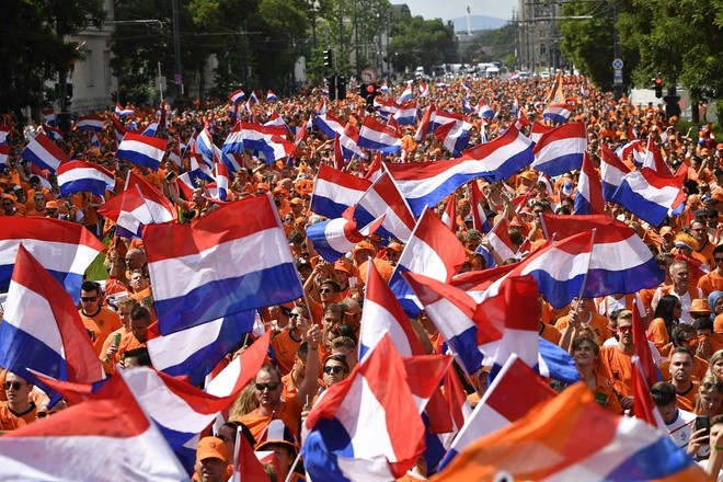 'Cơn lốc màu da cơm' sớm át vía CH Czech - Bóng Đá