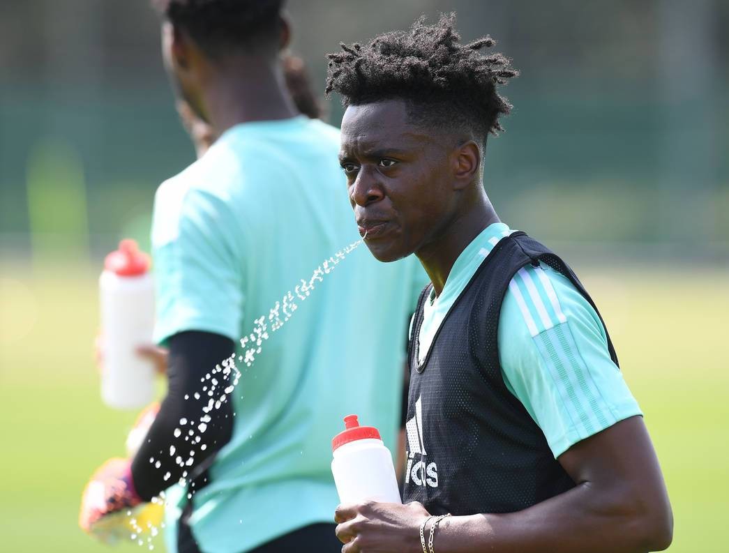 2 tân binh ghi dấu ấn trên sân tập Arsenal - Bóng Đá