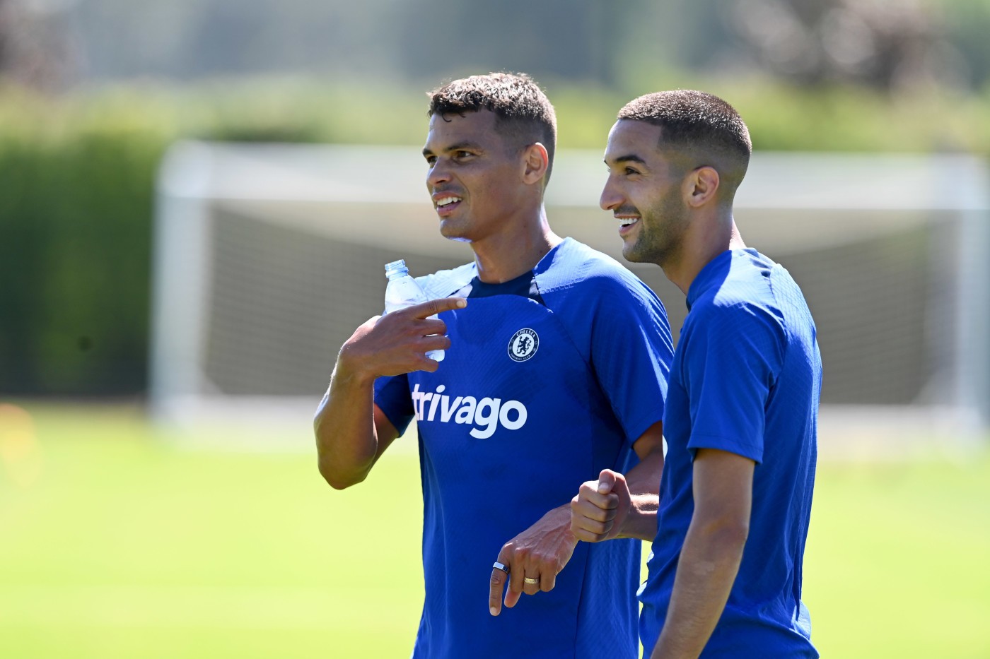 Kante trông khác lạ, tân binh đắt giá cật lực trên sân tập Chelsea - Bóng Đá