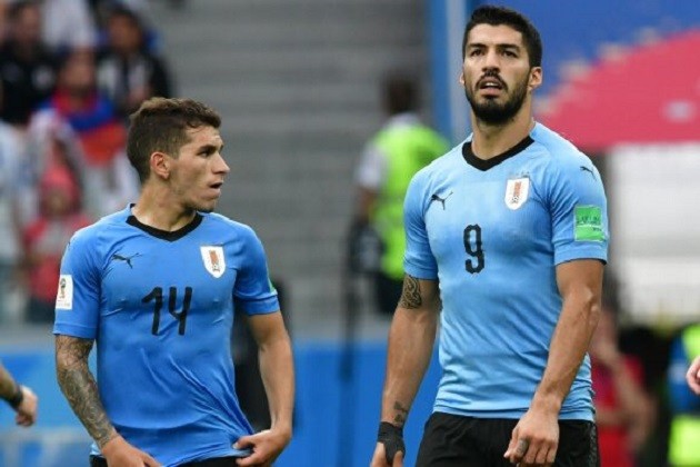 Luis Suarez endorses Lucas Torreira’s transfer from Arsenal to Atletico Madrid   Read more: https://metro.co.uk/2020/09/24/luis-suarez-lucas-torreira-transfer-arsenal-atletico-madrid-13319561/?ito=newsnow-feed?ito=cbshare  Twitter: https://twitter.com/MetroUK | Facebook: https://www.facebook.com/MetroUK/ - Bóng Đá