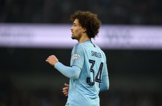 6 đồng đội chọn áo 34 vì Nouri - Bóng Đá