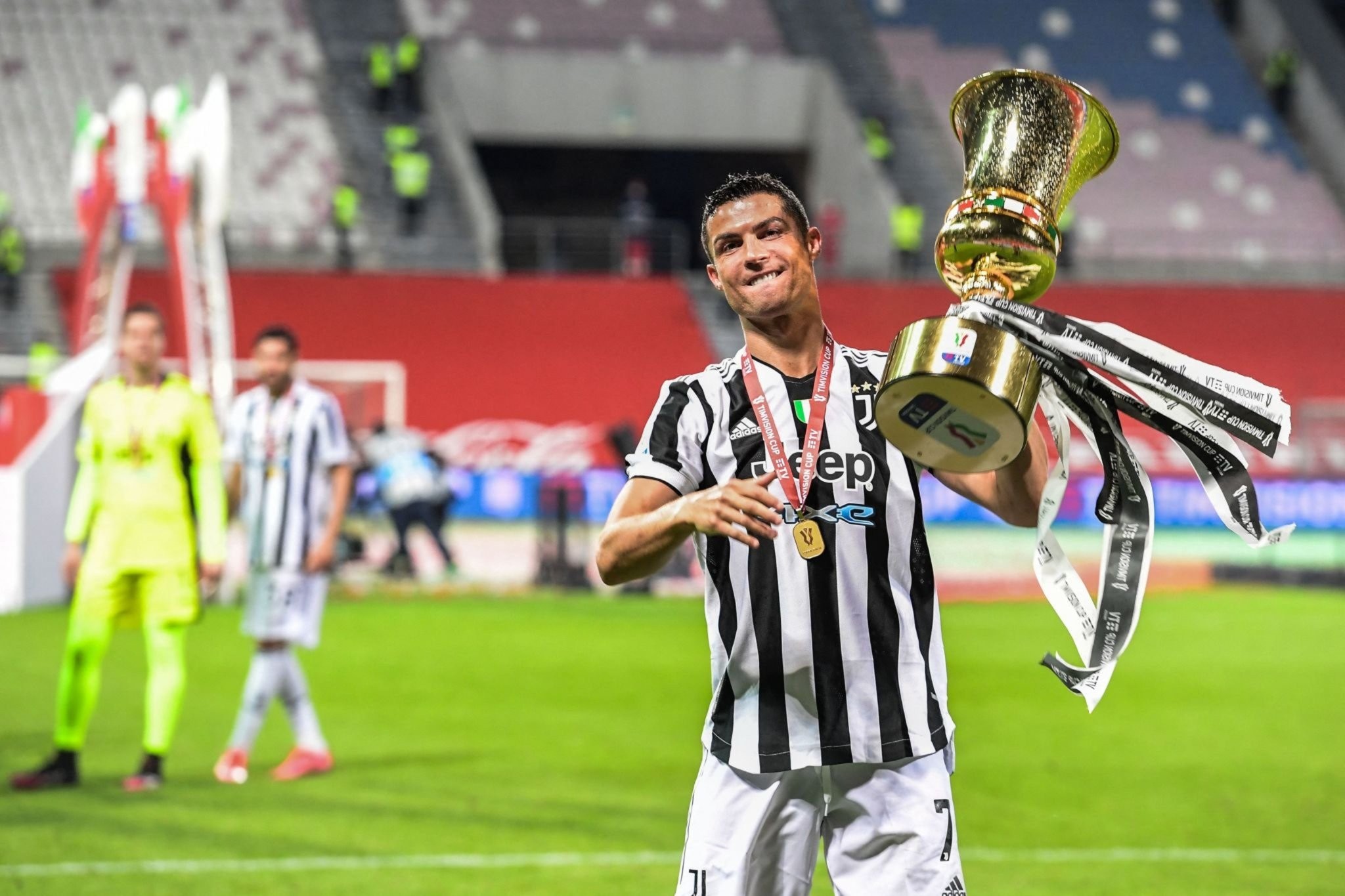 Lập kỷ lục vô tiền khoáng hậu, Ronaldo ăn mừng 