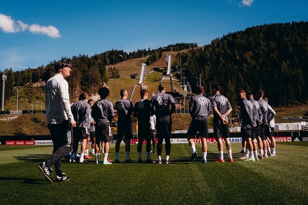 Tuyển Đức tập - Bóng Đá