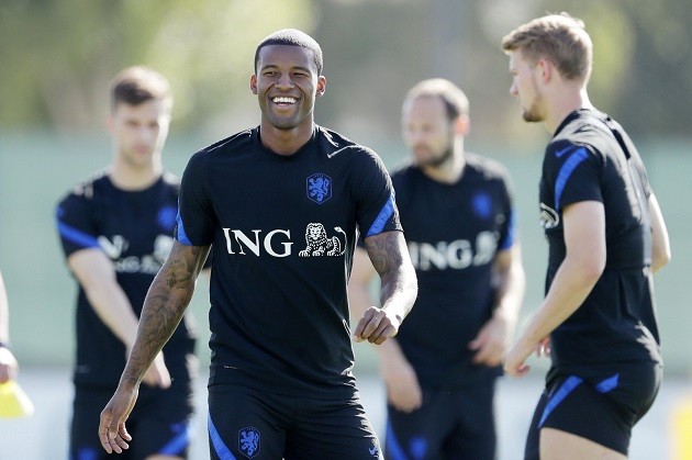 Hà Lan tập - Bóng Đá