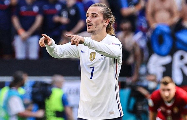 Cứu nguy cho tuyển Pháp, Griezmann xô đổ kỷ lục của Ronaldo - Bóng Đá
