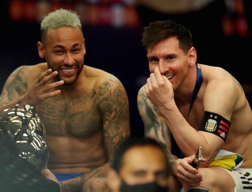 Neymar gây choáng, bật khóc nức nở rồi lại cười toe toét - Bóng Đá