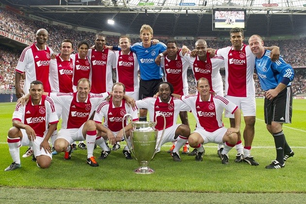 Van der Sar Testimonial - Bóng Đá