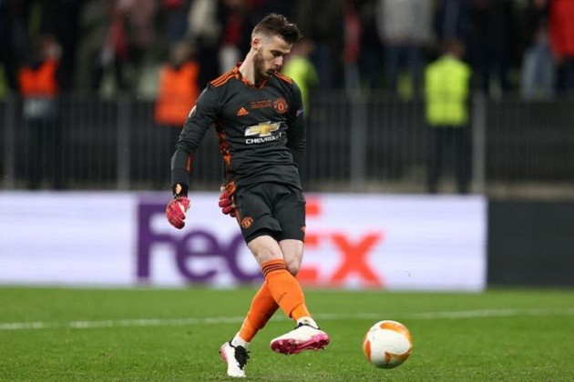 Luke Shaw and Anthony Martial return to Manchester United training - Bóng Đá