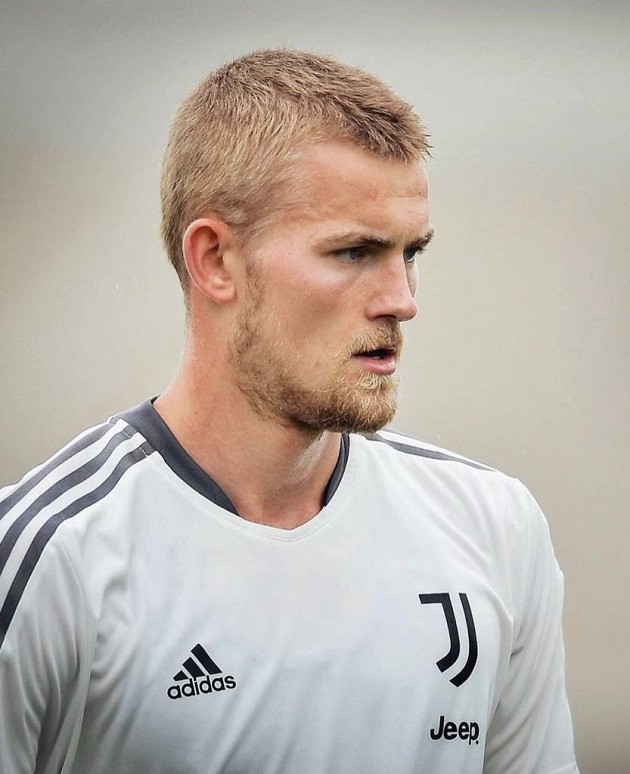 Matthijs de Ligt appears with new appearance at Juventus training - Bóng Đá